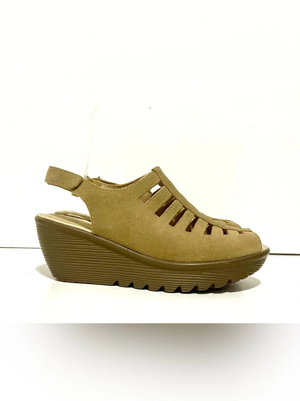 Skechers Memory Foam Women’s 8 Beige Suede Wedge Heels EUC